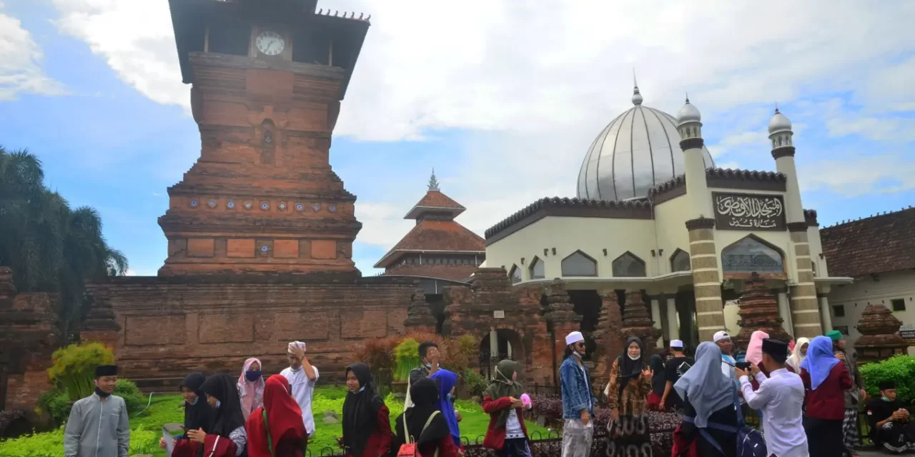 Indonesia enlists Muslim clerics to promote clean energy